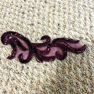 PURPLE MAROON DANCE APPLIQUÉ HAIR CLIP TWO CLIPS NO DAMAGES MESH LINING SEQUINS